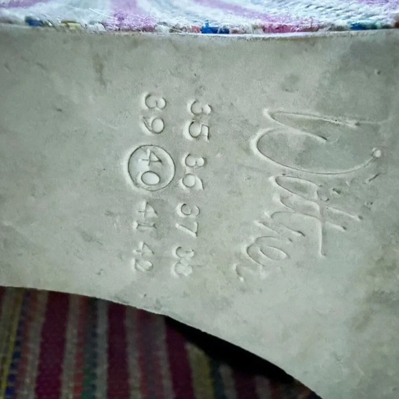 WITTNER | Multi Color Black Rainbow T-Strap Peep Toe Wedge Heels | Size 9, 40 - Picture 7 of 9